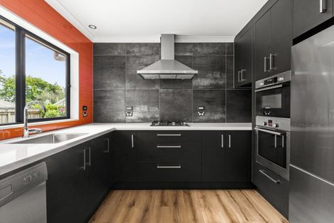 Photo of property in 28 Guthrie Road, Havelock North, 4130