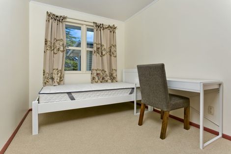 Photo of property in 40 Bond Crescent, Forrest Hill, Auckland, 0620