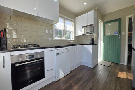 Photo of property in 195 Stokes Valley Road, Stokes Valley, Lower Hutt, 5019