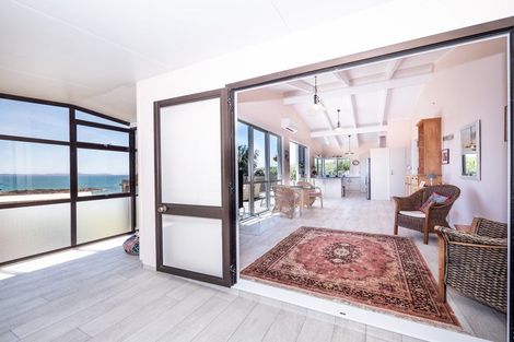 Photo of property in 20 Stratford Drive, Cable Bay, 0420