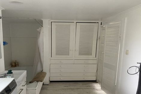 Photo of property in Churchill Flats, 213 The Terrace, Wellington Central, Wellington, 6011