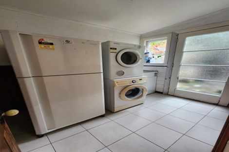 Photo of property in 140 Glenmore Street, Northland, Wellington, 6012