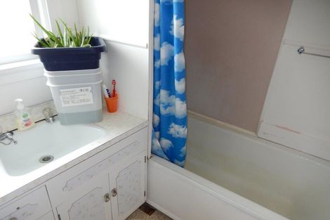 Photo of property in 98 Cheviot Street, Roxburgh, 9500