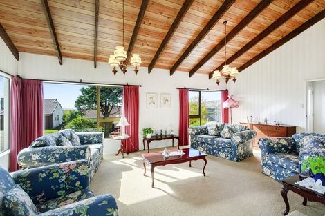 Photo of property in 34 Greyfriars Crescent, Tawa, Wellington, 5028