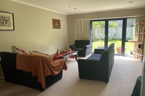 Photo of property in 4 Vicente Place, Oteha, Auckland, 0632