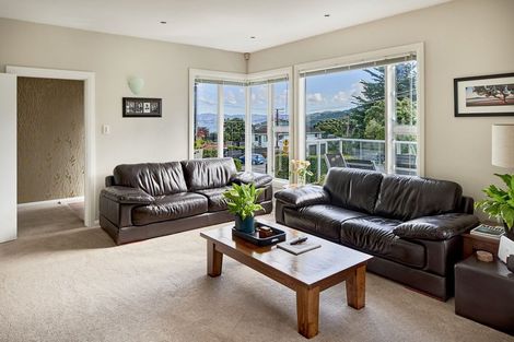 Photo of property in 1 Singers Road, Korokoro, Lower Hutt, 5012