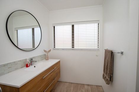 Photo of property in 14 Miller Place, Ngatea, 3503