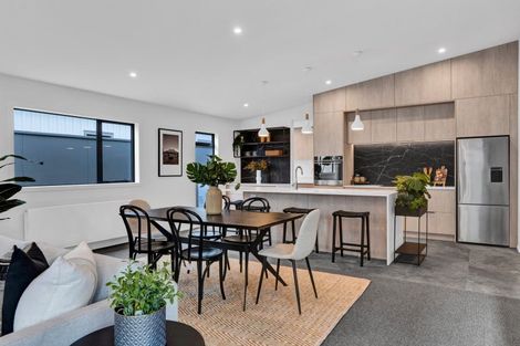 Photo of property in 7c Strandon Place, Strandon, New Plymouth, 4312