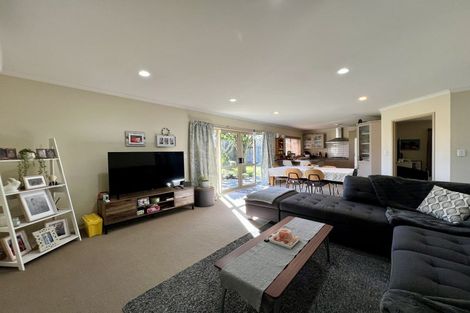 Photo of property in 129 Saint James Drive, Huntington, Hamilton, 3210