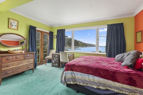 Photo of property in 15 Ferry Road, Days Bay, Lower Hutt, 5013