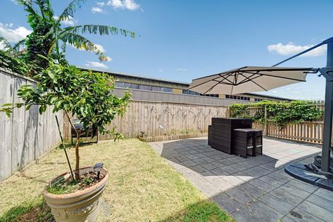 Photo of property in 26 Eileen Newey Place, Henderson, Auckland, 0612
