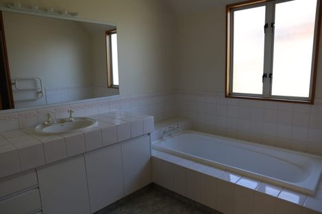 Photo of property in 255 Avonhead Road, Avonhead, Christchurch, 8042