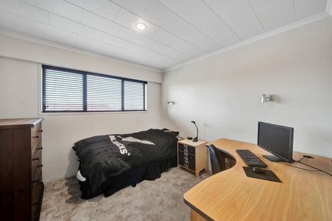 Photo of property in 25 Truby King Street, Merrilands, New Plymouth, 4312