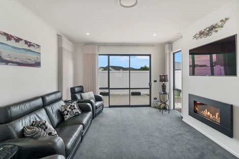 Photo of property in 3 Topping Place, Whitianga, 3510