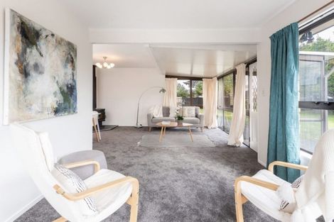 Photo of property in 32 Royal Park Drive, Parklands, Christchurch, 8083