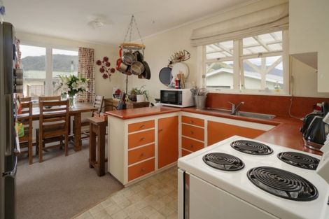 Photo of property in 20 Hampden Street, Murchison, 7007