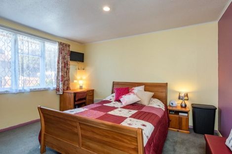 Photo of property in 52 Raukawa Street, Strathmore Park, Wellington, 6022