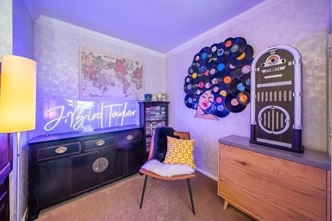 Photo of property in 31 Heretaunga Square, Silverstream, Upper Hutt, 5019