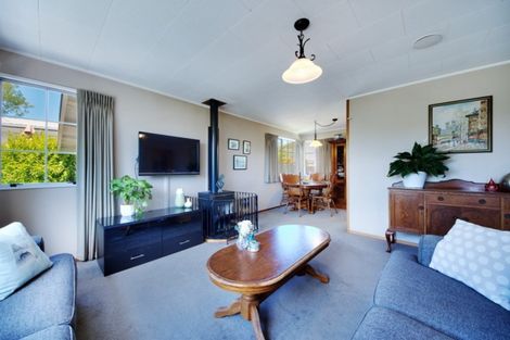 Photo of property in 1/95 Atkinson Road, Titirangi, Auckland, 0604