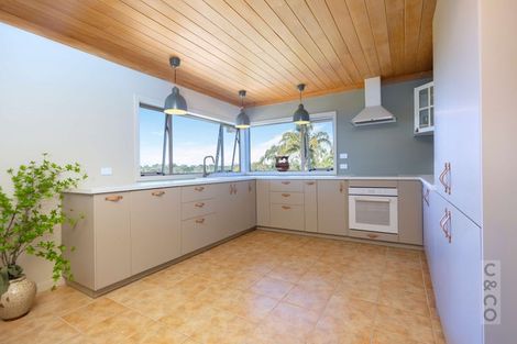 Photo of property in 221 Amreins Road, Taupaki, Henderson, 0782