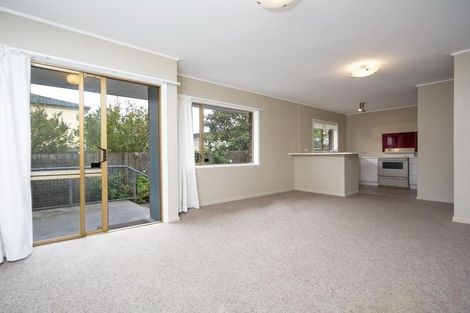 Photo of property in 2/236 Te Atatu Road, Te Atatu South, Auckland, 0610