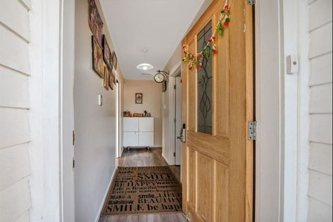 Photo of property in 58 Seymour Road, Sunnyvale, Auckland, 0612