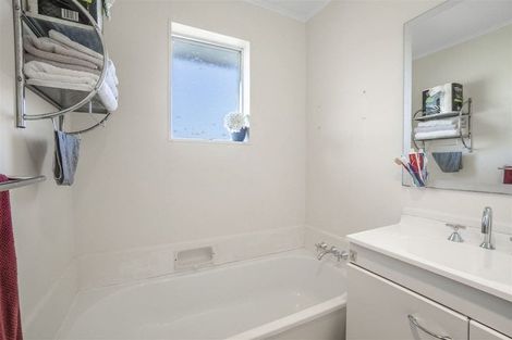 Photo of property in 321a Wellington Road, Wainuiomata, Lower Hutt, 5014