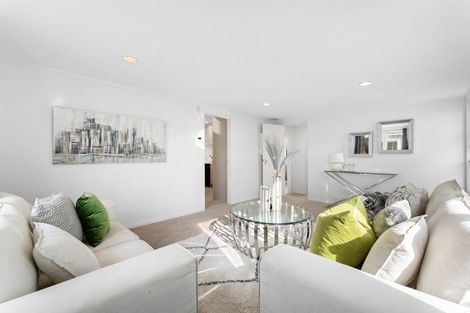 Photo of property in 9 Bay Street, Red Beach, 0932