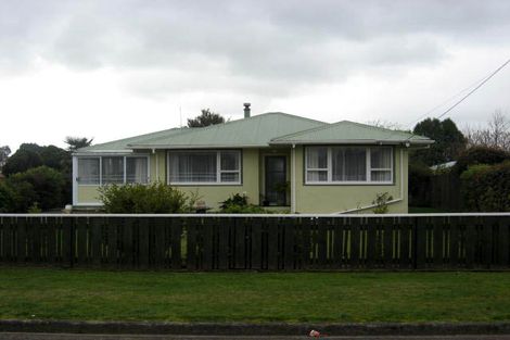 Photo of property in 16 Philip Street, Carterton, 5713