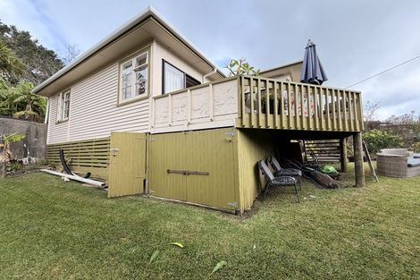 Photo of property in 5 Sandy Beach Road, Tinopai, 0593