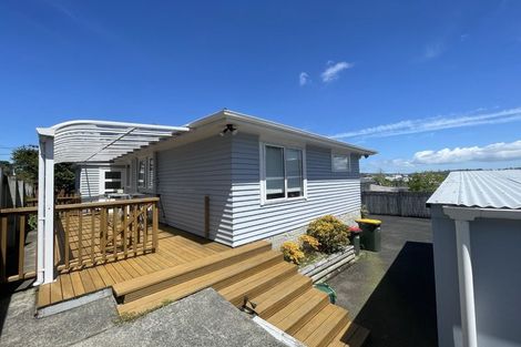 Photo of property in 1/5 Bond Crescent, Forrest Hill, Auckland, 0620