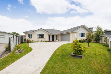 Photo of property in 3 Tennyson Avenue, Kelvin Grove, Palmerston North, 4414