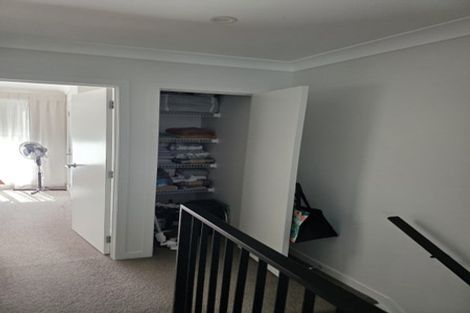 Photo of property in 14 Rauriki Lane, Rosehill, Papakura, 2113