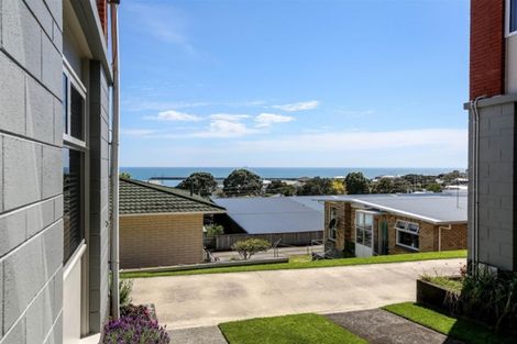 Photo of property in 14 South Road, Moturoa, New Plymouth, 4310