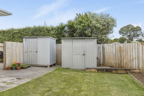 Photo of property in 10 Waione Avenue, Te Atatu Peninsula, Auckland, 0610