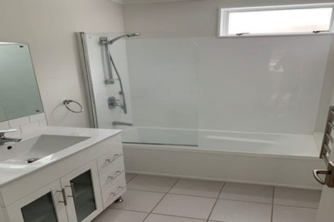 Photo of property in 1/10 Newstead Avenue, Browns Bay, Auckland, 0632