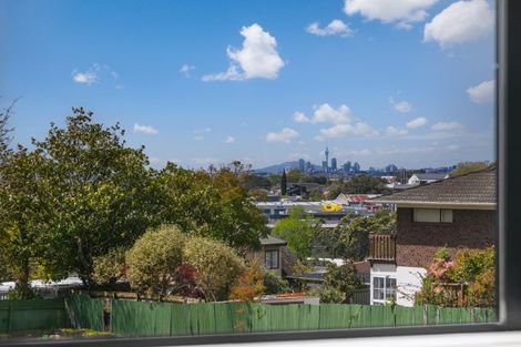 Photo of property in 6/5 Brandon Road, Glen Eden, Auckland, 0602