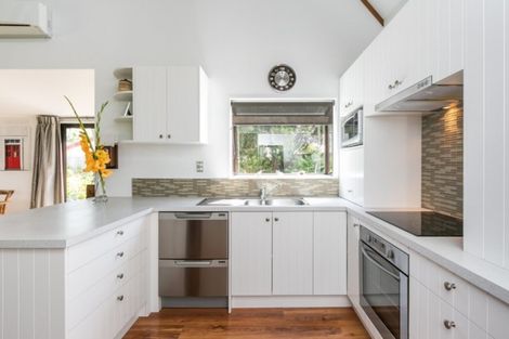 Photo of property in 70 Le Quesne Road, Bay View, Napier, 4104