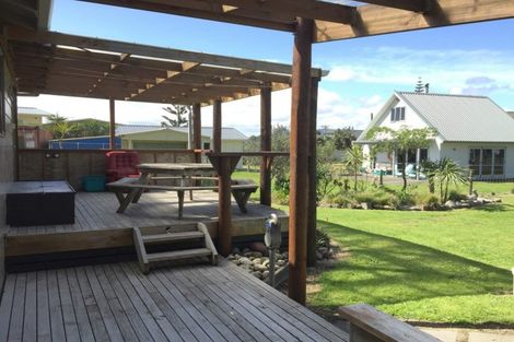 Photo of property in 23 Westside Road, Port Waikato, Tuakau, 2695