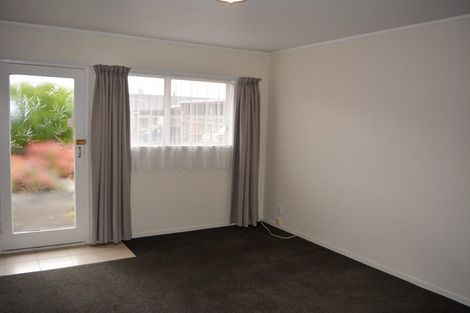 Photo of property in 8/318 Te Atatu Road, Te Atatu South, Auckland, 0610