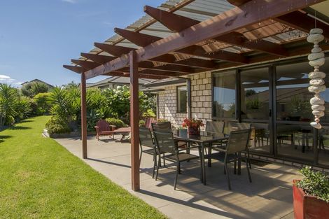 Photo of property in 8 Olive Close, Omokoroa, 3114