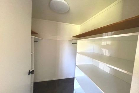 Photo of property in 1 Gosford Drive, Botany Downs, Auckland, 2010