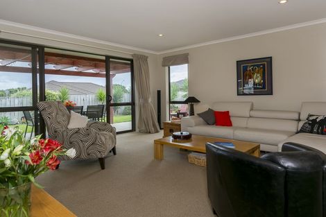 Photo of property in 8 Olive Close, Omokoroa, 3114