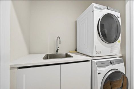 Photo of property in 3b Cardiff Road, Pakuranga, Auckland, 2010