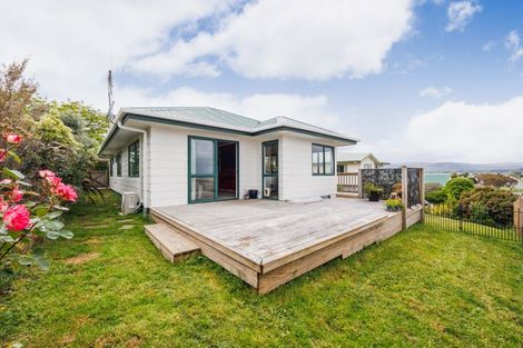 Photo of property in 23 Lydia Place, Kelvin Grove, Palmerston North, 4414