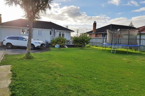 Photo of property in 660 Te Atatu Road, Te Atatu Peninsula, Auckland, 0610