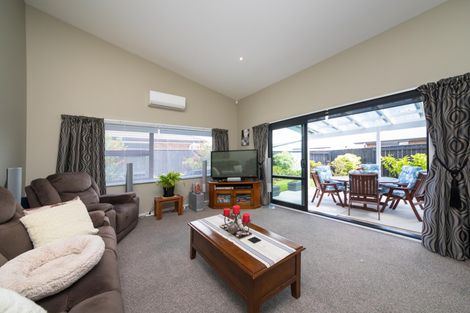 Photo of property in 5 Levi Place, Kelvin Grove, Palmerston North, 4414