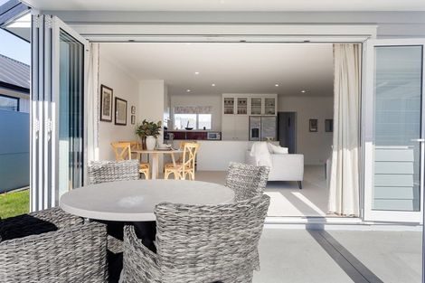 Photo of property in 22 Ruge Court, Cambridge, 3434