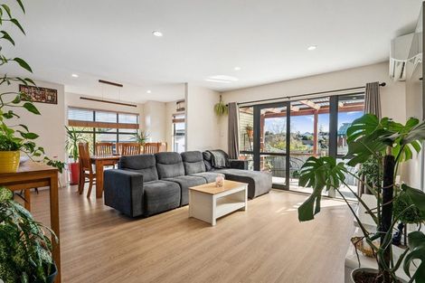Photo of property in 72l Seabrook Avenue, New Lynn, Auckland, 0600