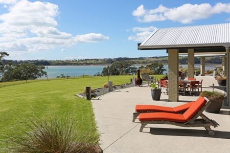 Photo of property in 389 Clifton Road, Whitford, Howick, 2571